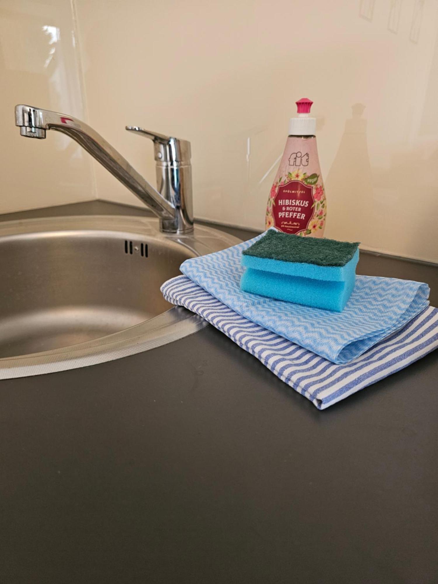 Homestyle Near Duesseldorf Messe & Airport Appartement *